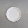 Assiette cannelée Kohiki Shima - Blanche