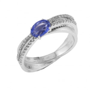 Bague en or gris, saphir ovale et diamants