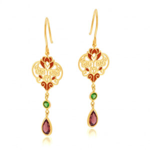 Boucles d'oreilles en or jaune, laque, grenat et oxydes de zirconium