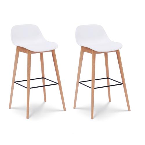 KOSMI - Lot de 2 tabourets de bar blancs style scandinave avec pieds en bois naturel - Hauteur 66 cm KOSMI - Lot de 2 tabourets de bar blancs style scandinave avec pieds en bois naturel - Hauteur 66 cm