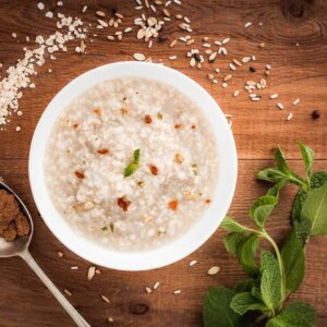 Céréales bio en vrac : flocons d'avoine, muesli